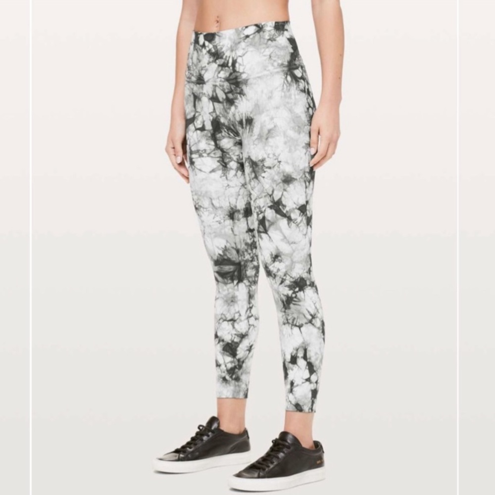 Lululemon High Rise Wunder Unders - size 2